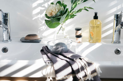 bathroom sink, hand soap, soap bar, konjac sponge Pure Coco 
